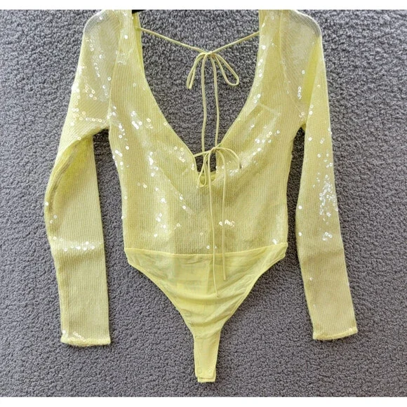 Bardot Verona Sequined Bodysuit Top Women's 6 Canary Yellow Long Sleeve Snap - Picture 2 of 15